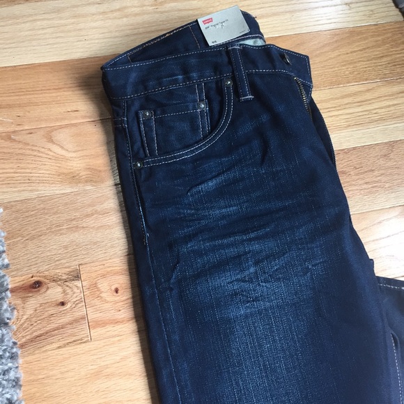 Men’s Levi Jeans - Picture 4 of 4